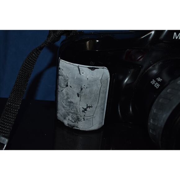 Minolta Maxxum 7xi POWERS ON with 28-105mm lens - Picture 3 of 9